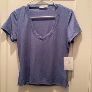 NWT Rebellious Dreamer‎ Shirt size small